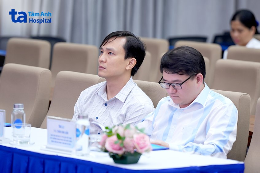 chuyên gia tại hội thảo loãng xương