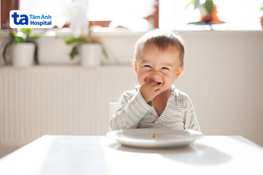 cơ thể bé có sức đề kháng mạnh mẽ và khả năng phục hồi tốt