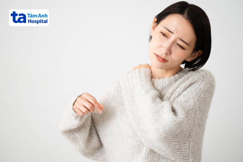Đau cổ vai gáy lan xuống cánh tay ảnh hưởng tới cuộc sống
