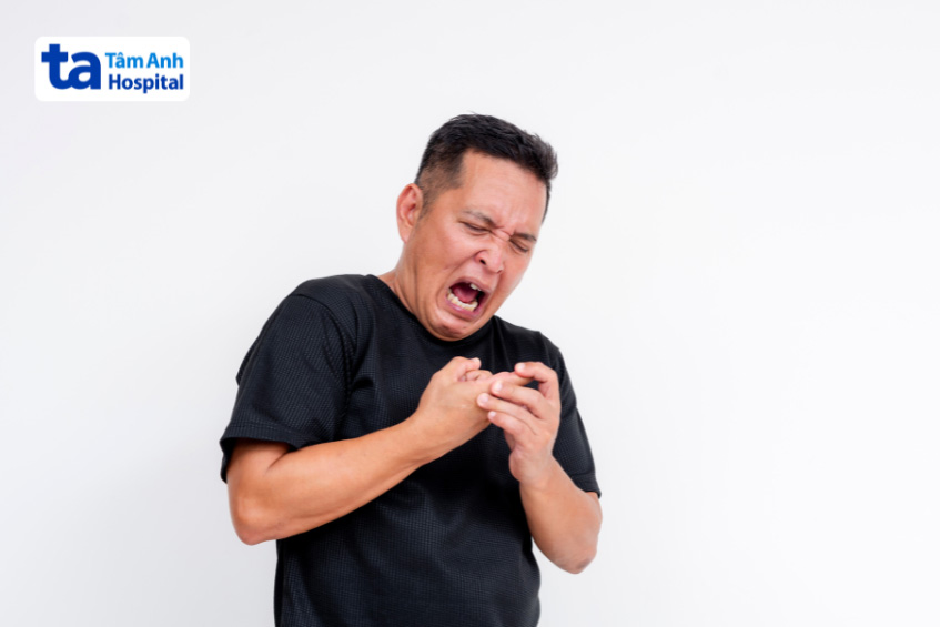 Đau đớn là triệu chứng viêm khớp ngón tay