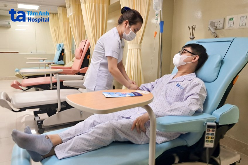 điều dưỡng khoa ung bướu chăm sóc bệnh nhân hóa trị