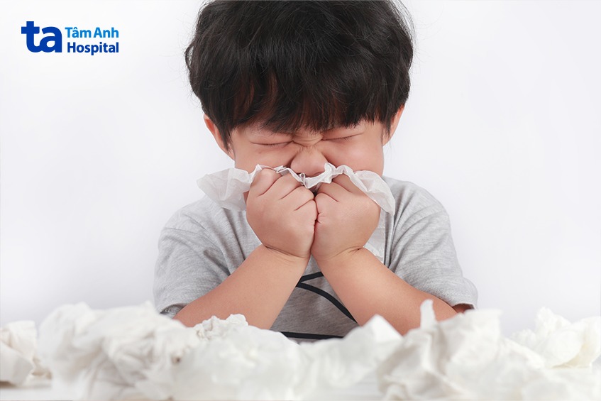 điều trị viêm mũi dị ứng cho trẻ