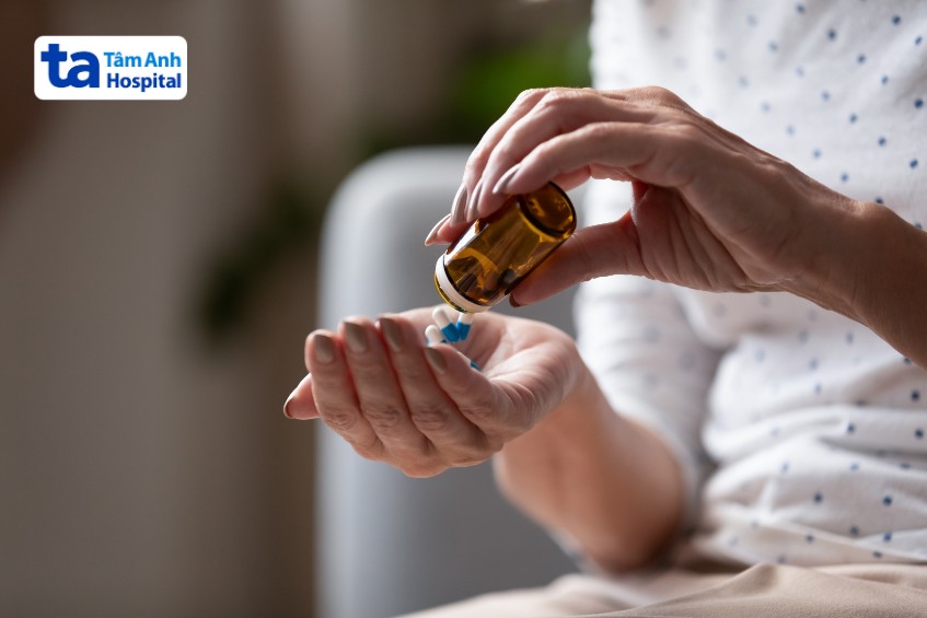 dùng thuốc bừa bãi gây dị ứng