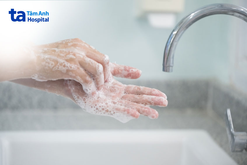 hạn chế hạch sưng bằng cách rửa tay