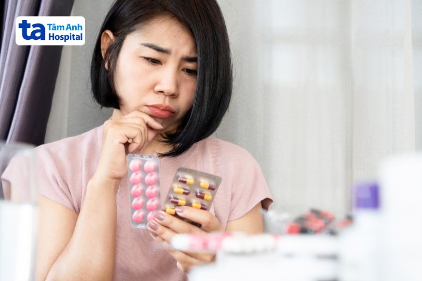 kiểm tra thành phần thuốc trước khi dùng