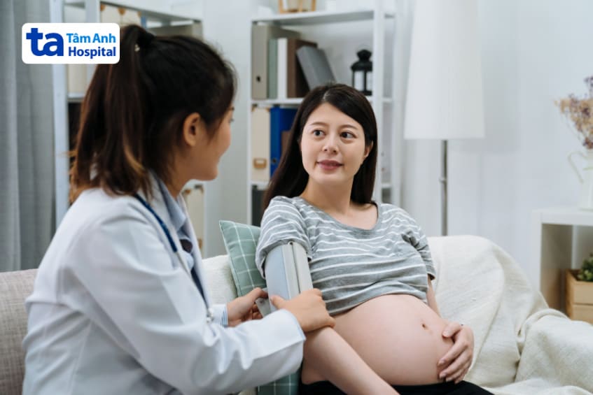 mẹ bầu nên đi khám nếu bị đau nửa đầu dai dẳng