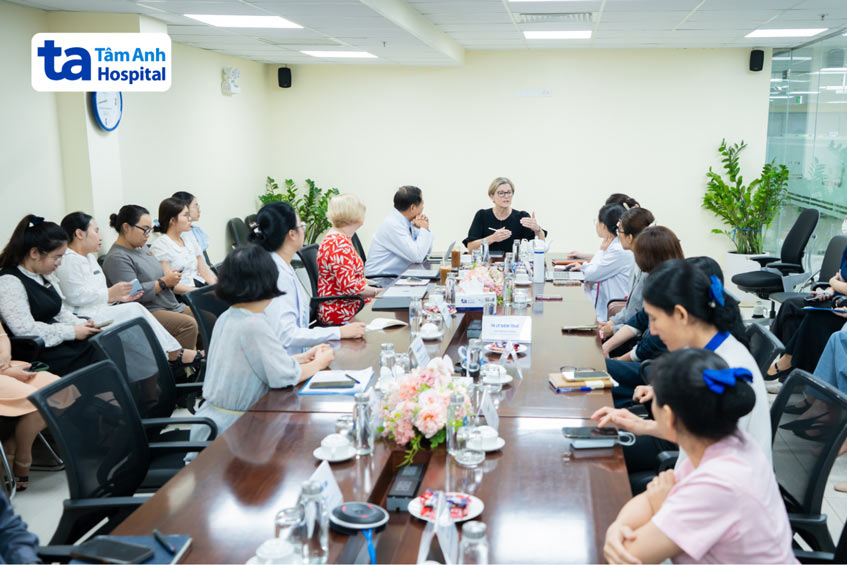 Ms. Donna Close, chuyên gia hàng đầu trong lĩnh vực Hỗ trợ sinh sản tại Australia ấn tượng trước sự phát triển vượt bậc, dấu ấn và thành tựu của IVF Tâm Anh TP.HCM