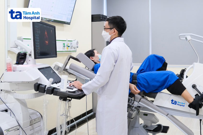 Người bệnh được siêu âm tim gắng sức theo dõi nguồn cung cấp máu vào tim