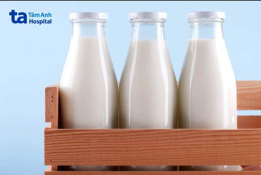 Ở một số người, protein trong sữa bò gây ra phản ứng dị ứng bất thường