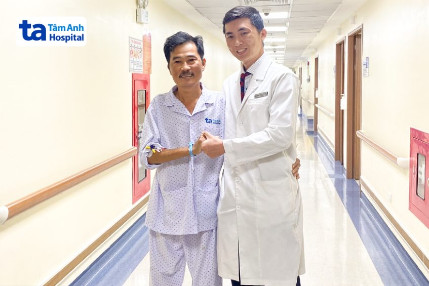 ông nhựt tập đi lại ngày xuất viện