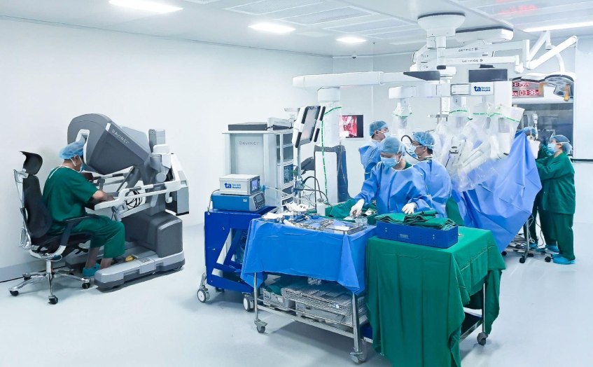 siêu robot hỗ trợ hơn 120 ca phẫu thuật