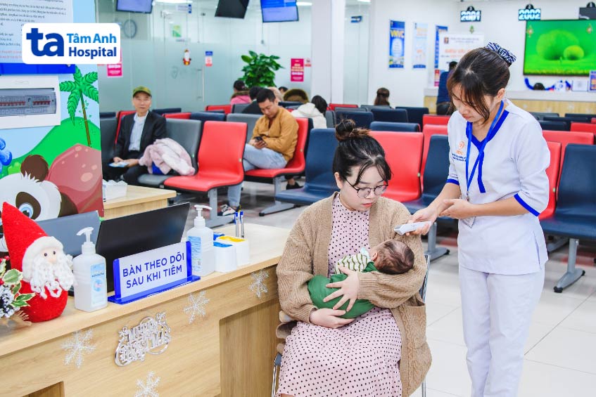 theo dõi sau tiêm vắc xin phế cầu