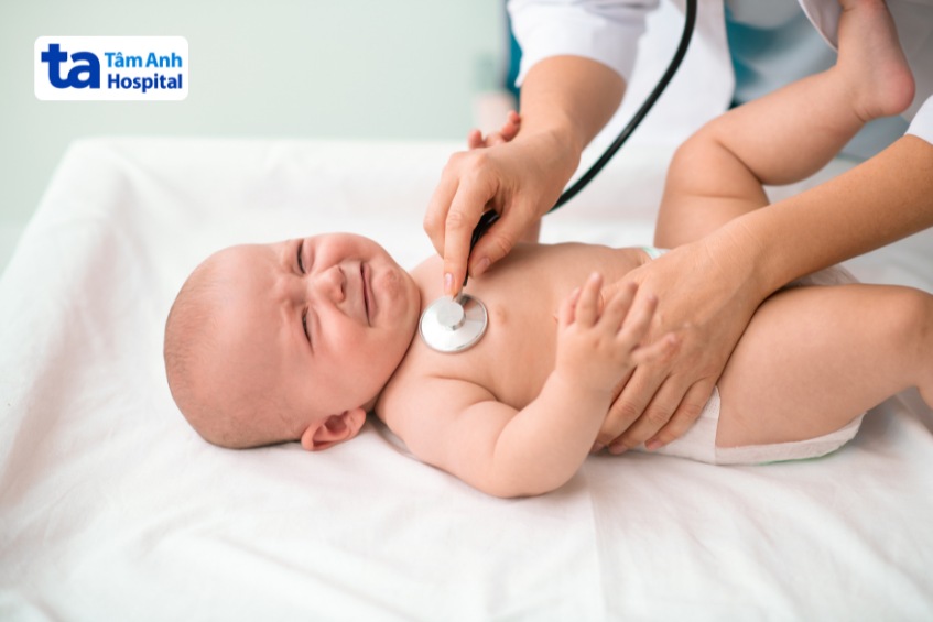 vùng rốn của trẻ có dấu hiệu bất thường