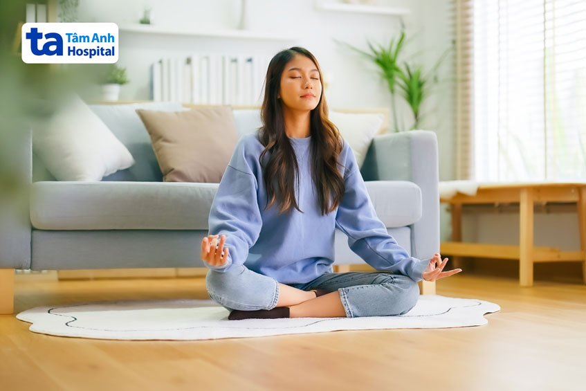 yoga hoặc dạo bộ để góp phần hồi phục sức khỏe sau thai sinh hóa