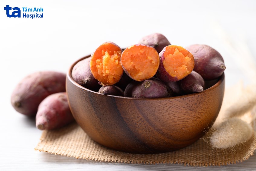 ăn khoai lúc sáng khi trao đổi chất mạnh nhất