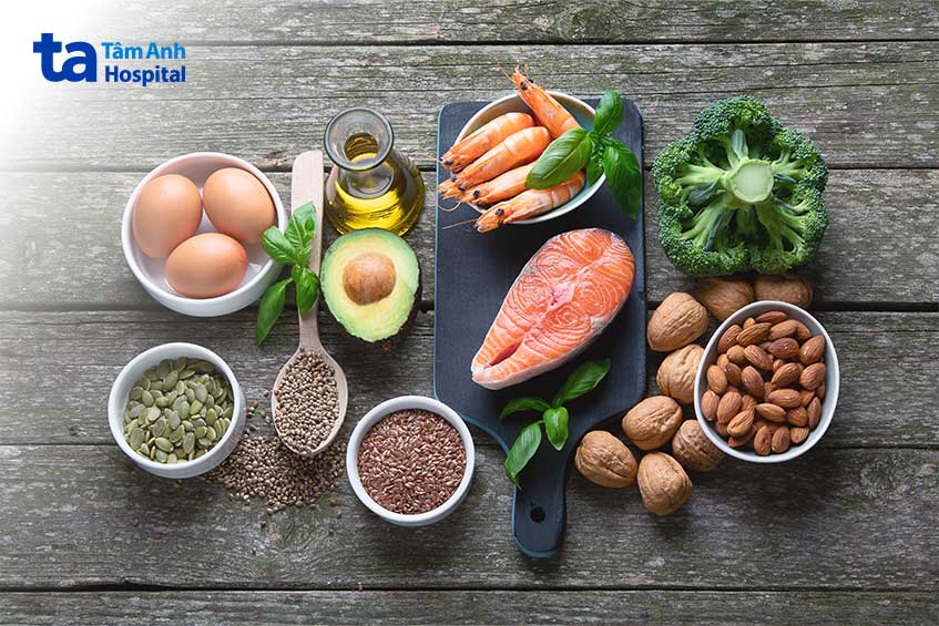 Nên có chế độ ăn uống lành mạnh, đảm bảo đủ chất dinh dưỡng bổ sung vi chất ở giai đoạn tuần thứ 10 thai IVF