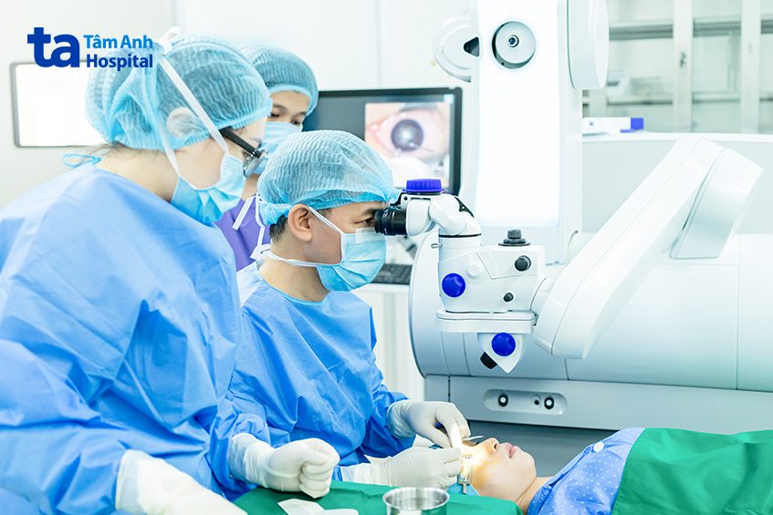 bác sĩ hiệp điều trị cho chị nguyệt