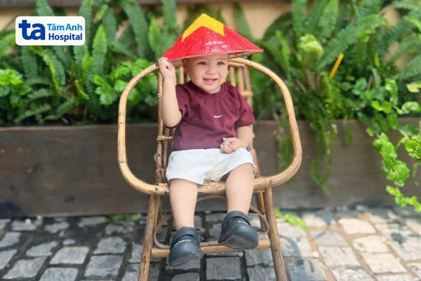 Bé Trần Đại Minh Khang, gần 2 tuổi, con trai của vợ chồng chị Hoài