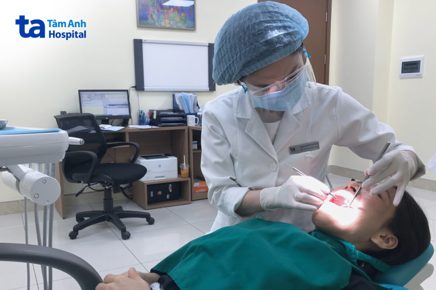 bị sưng khi nhổ răng khôn