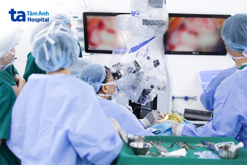 ca bệnh cấy điện cực ốc tai