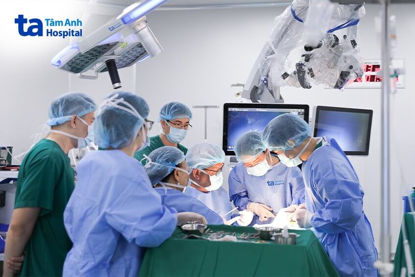 ca phẫu thuật cấy điện cực ốc tai