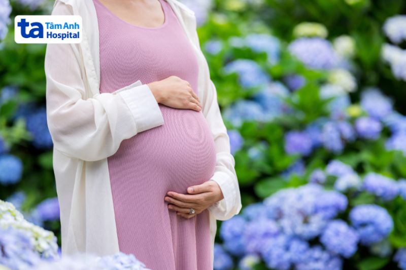 phụ nữ đang mang thai nguy cơ sốt rét cao