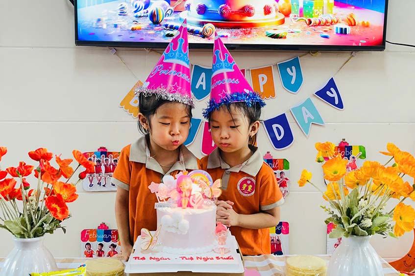 case Hằng Pháp 2 chị em ăn sinh nhật LP IVFTA