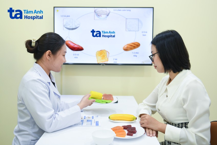 chuyên gia dinh dưỡng tư vấn chế độ ăn