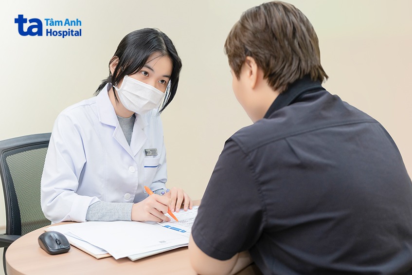 chuyên viên dinh dưỡng tư vấn về chế độ ăn