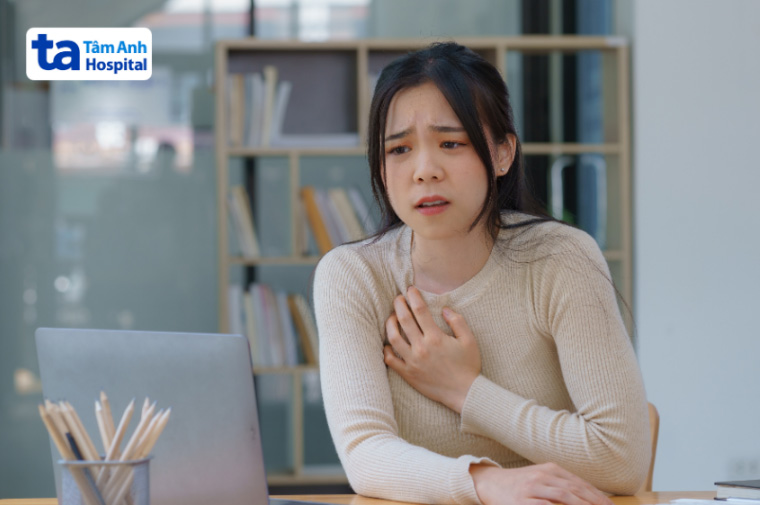 Đánh trống ngực, bồn chồn, lo lắng có thể là triệu chứng rối loạn thần kinh tim