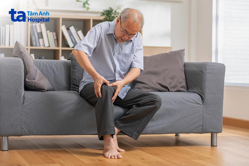 Đau đầu gối khi vận động thường gặp ở người lớn tuổi