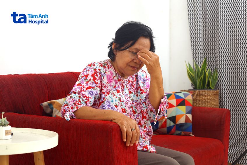 dấu hiệu tai biến nhẹ ở người già