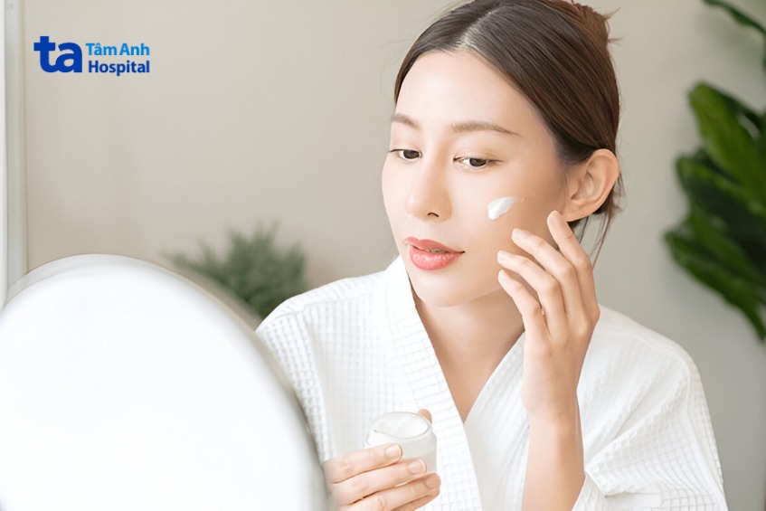 giữ cho da luôn đủ nước và dưỡng ẩm thường xuyên