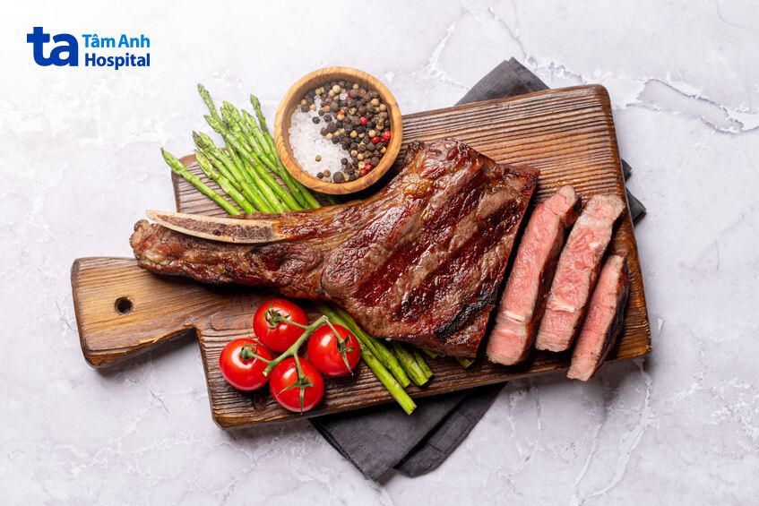 hạn chế ăn các loại thịt tái và sống