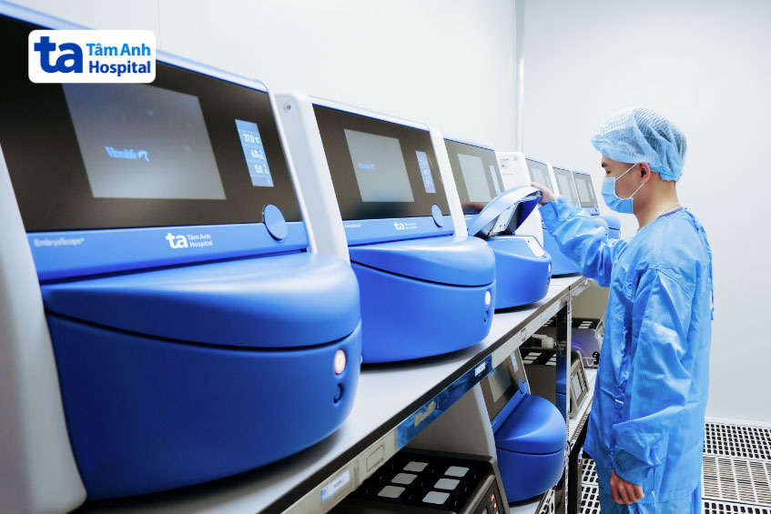 Hệ thống tủ nuôi cấy phôi động học tích hợp phần mềm trí tuệ nhân tạo AI tại IVF Tâm Anh TP.HCM