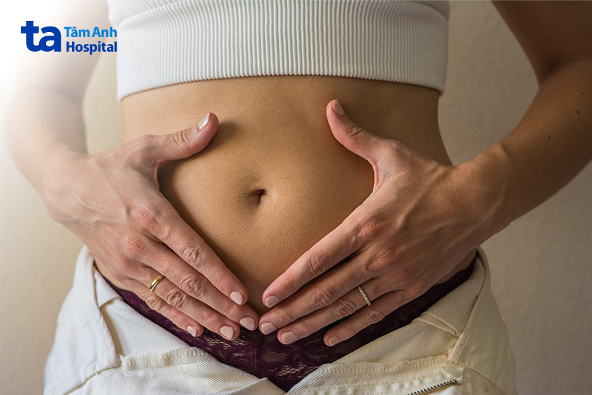 Khi thai IVF 10 tuần tuổi, bụng người mẹ bắt đầu nhô ra, tuy nhiên việc lộ bụng ít hay nhiều ở giai đoạn này tùy thuộc vào cơ địa của mỗi mẹ bầu