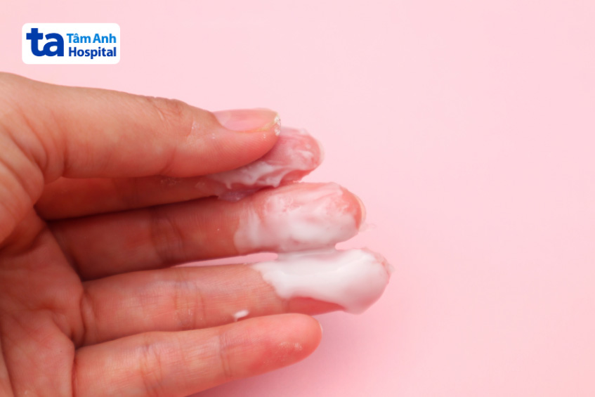 kiểm tra dịch nhầy bằng tay