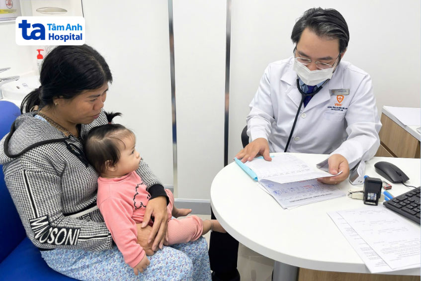 kiểm tra thông tin trước khi tiêm chủng