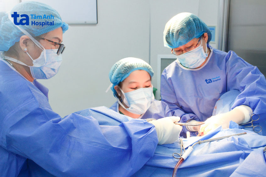 may thẩm mỹ vùng kín cho bệnh nhân