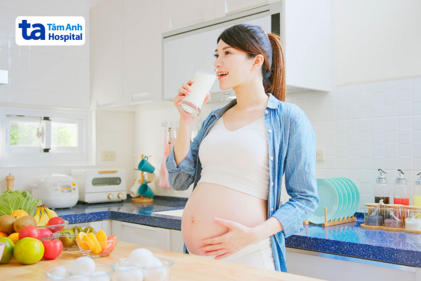 mẹ bầu uống sữa trước khi siêu âm