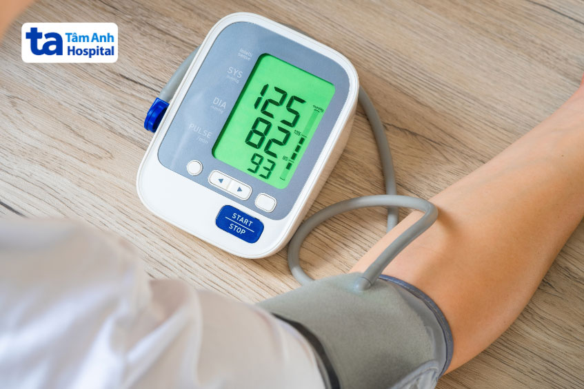 Mục tiêu điều trị là giảm huyết áp tâm thu xuống dưới 140 mmHg