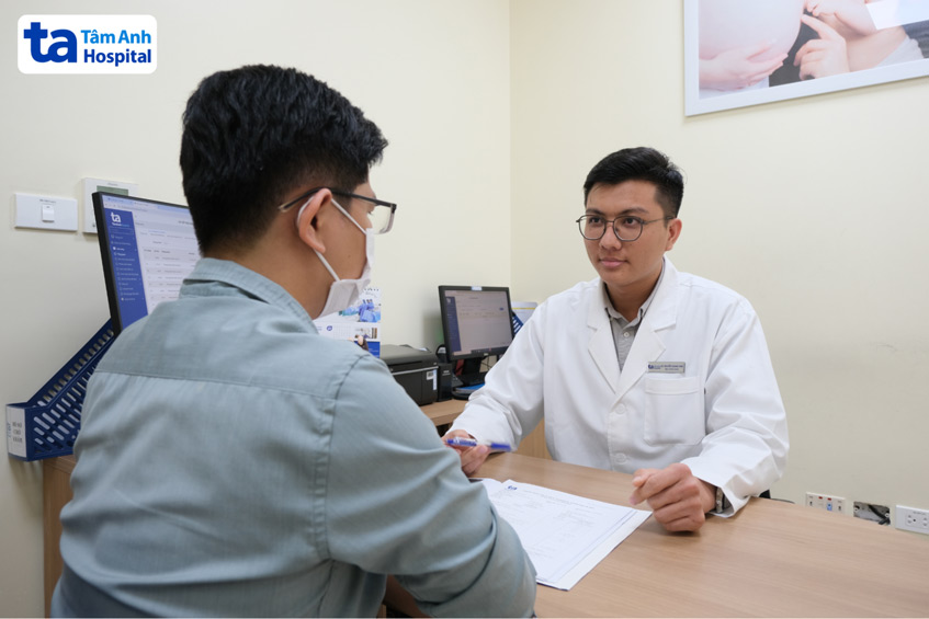 Nam giới nên chủ động thăm khám nam khoa khi phát hiện bất thường vùng nhạy cảm