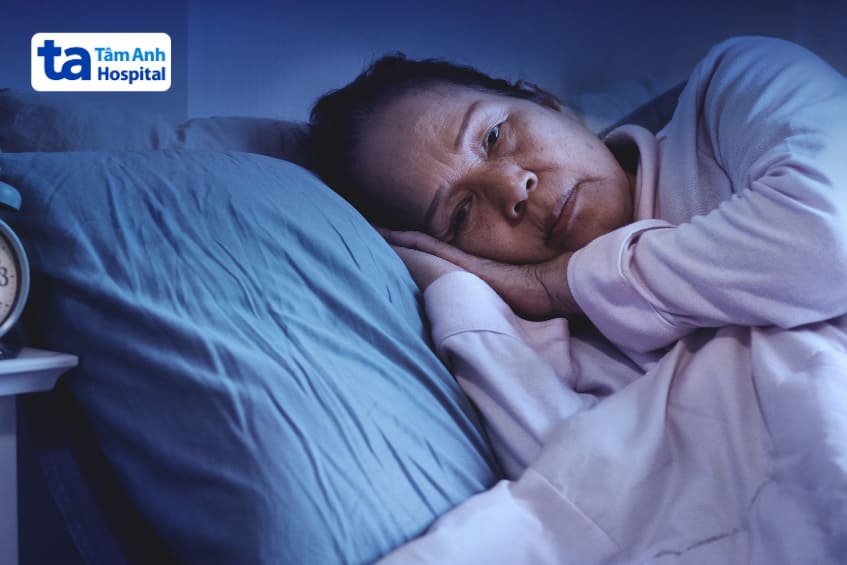 người tuổi trung niên dễ bị tỉnh giấc giữa đêm