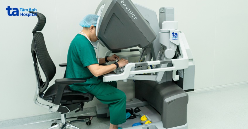 robot da vinci xi hỗ trợ điều trị