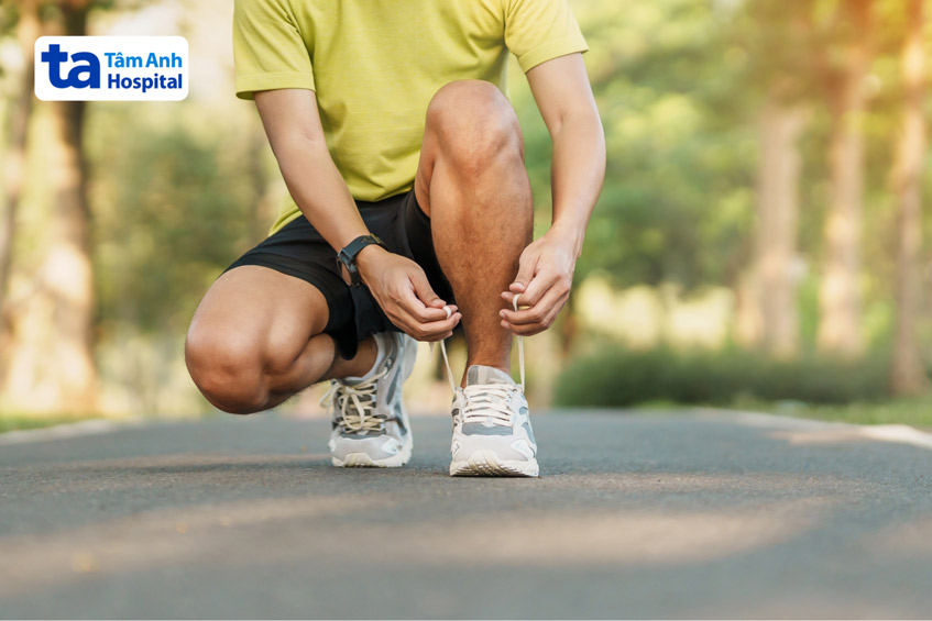 Sau thực hiện thủ thuật cắt bao quy đầu, người bệnh cần hạn chế vận động mạnh ít nhất 2 tuần