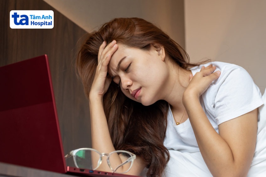 Suy động mạch đốt sống thân gây đau cổ chóng mặt