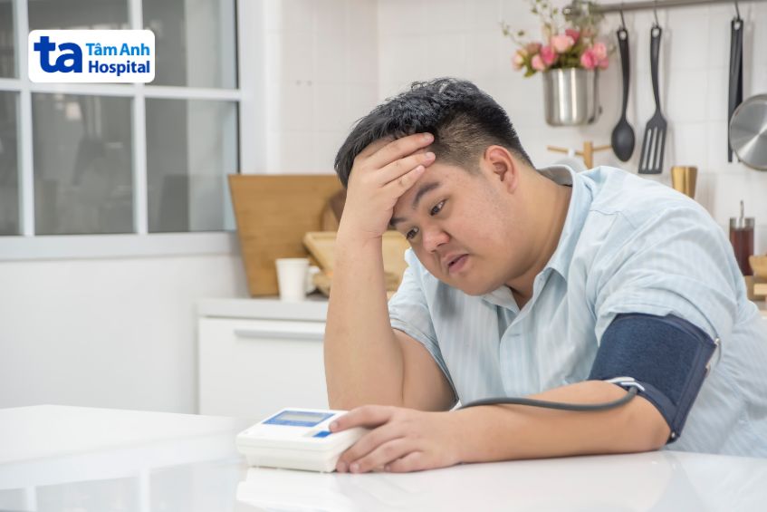 Tăng huyết áp áo choàng trắng thường ảnh hưởng đến kết quả đo huyết áp