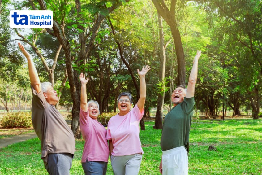 Lối sống kết hợp với chế độ ăn giúp kiểm soát mỡ máu