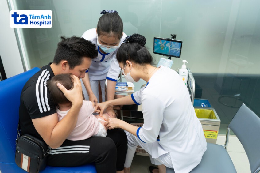 tiêm vắc xin phế cầu 15 cho trẻ