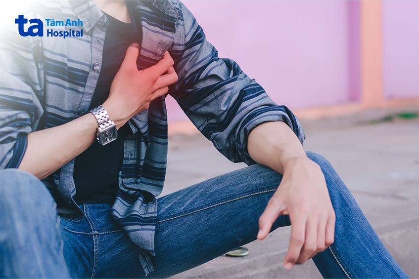 tràn khí màng phổi chấn thương có nguyên nhân rõ ràng